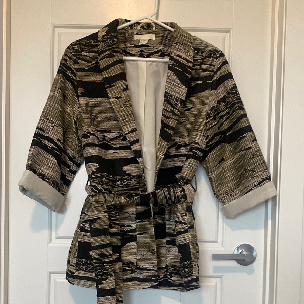 H&M oversized Black and Tan Textured Jacket with belt closure